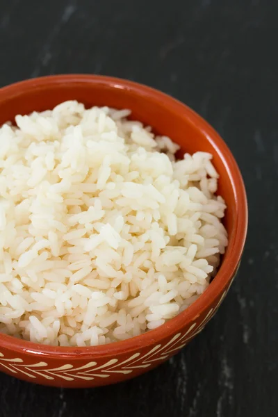 Boiled rice in ceramic bowl — Stock Photo, Image