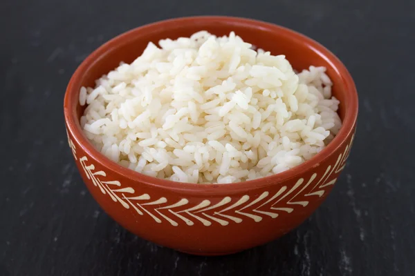 Boiled rice in ceramic bowl — Stock Photo, Image