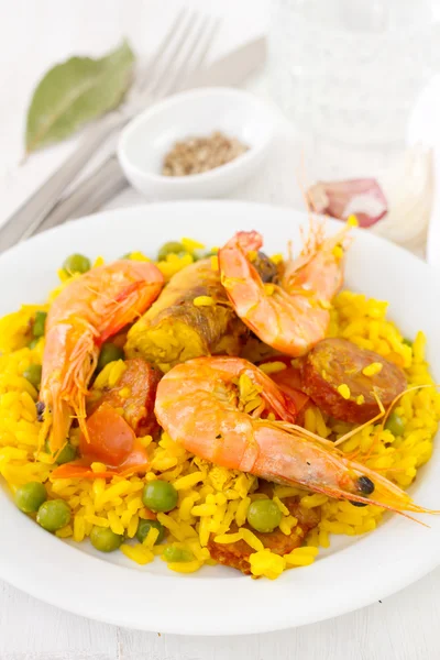 Rice with seafood, chicken and vegetables — Stock Photo, Image