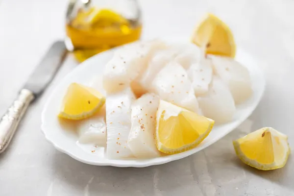 Raw Squid Pepper Fresh Lemon White Dish Ceramic Background — Stock Photo, Image