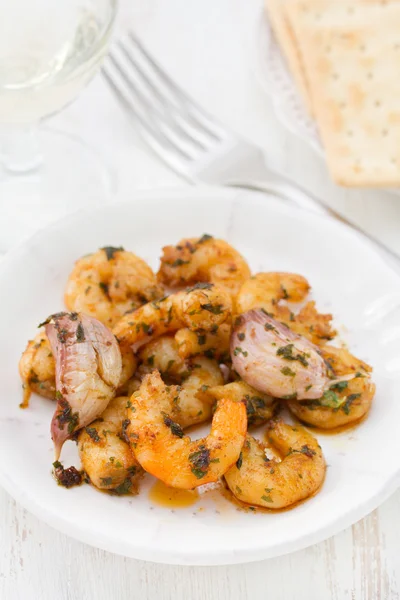 Shrimps with garlic — Stock Photo, Image