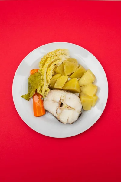 Boiled Fish Boiled Potato Carrot Cabbage White Dish — Stock Fotó