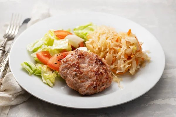 Grilled Hamburger Salad Salted Salas Cabbage Withcarrot White Plate Ceramic — Stock Photo, Image