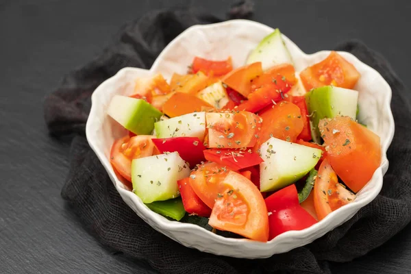 Verduras Frescas Crudas Blanco Hermoso Tazón Preparación Alimentos — Foto de Stock