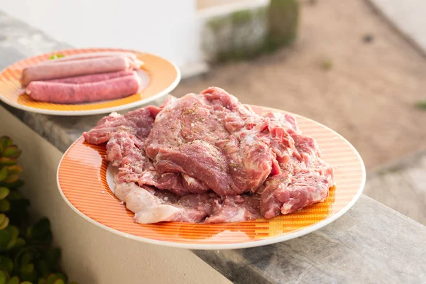 Carne Cruda Con Adobo Hierbas Plato Grande — Foto de Stock