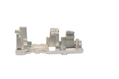 Alüminyum ölüm döküm ürünleri yüksek basınçlı enjeksiyon makinesinden erimiş metal ve metal araç veya küf kullanılarak yapılır; ADC12; kırpma yolu ile izole edilmiş beyaz arkaplan 