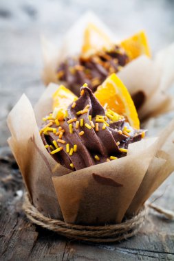 Turuncu çikolata cupcakes