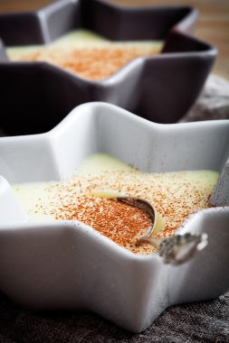 vanilyalı puding