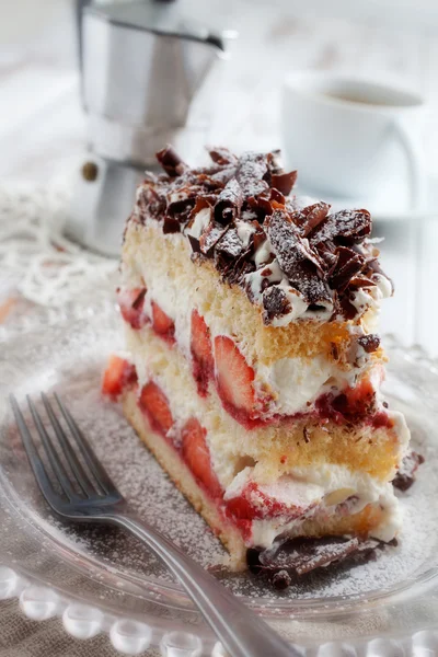 Strawberry stracciatella cake — Stock Photo, Image