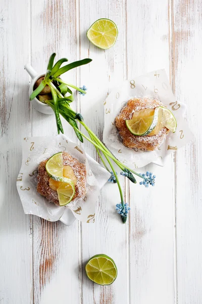 Lime bundt cake — Stock Photo, Image