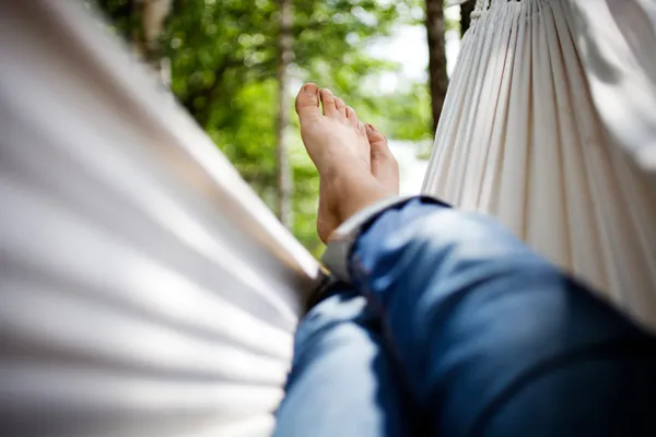 Relaxing in hammock — Stock Photo, Image