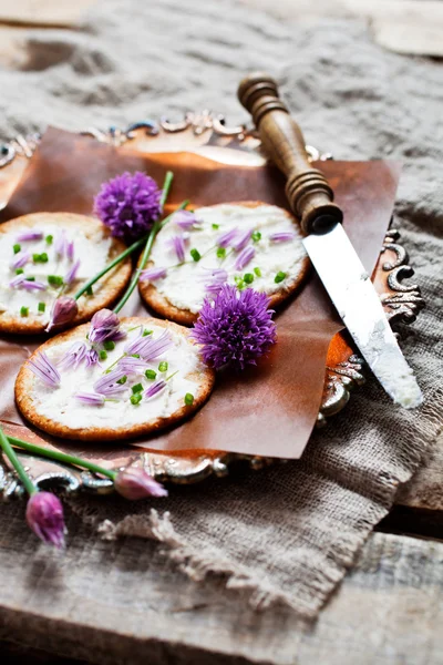 Bolachas com cebolinha — Fotografia de Stock