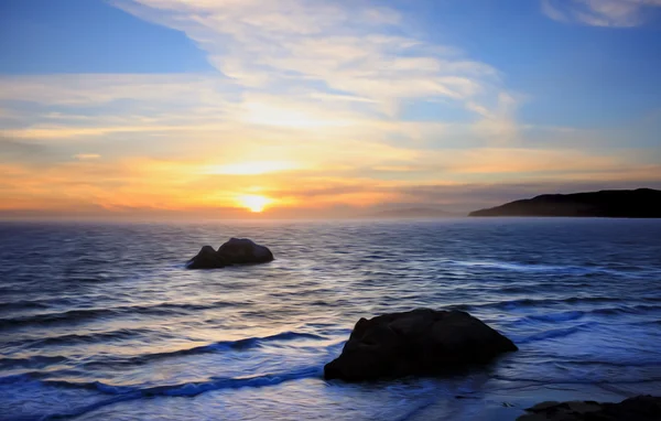 Тихоокеанське узбережжя на заході сонця — стокове фото