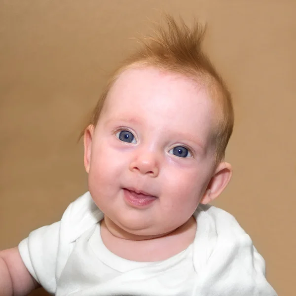 Bonito quase quatro meses de idade menina — Fotografia de Stock