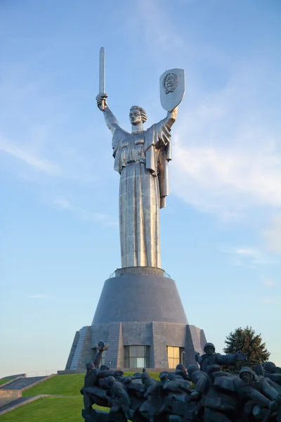 Madre della Patria monumento a Kiev, Ucraina — Foto Stock