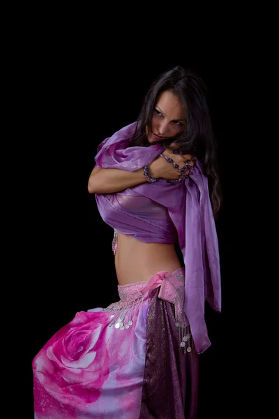 Piękna kobieta taniec taniec brzucha — Zdjęcie stockowe