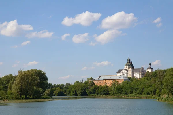 Kloster - fästningen carmelites, berdychiv, Ukraina — Stockfoto