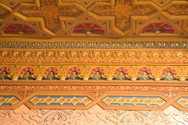 Saray tavan dekorasyonu