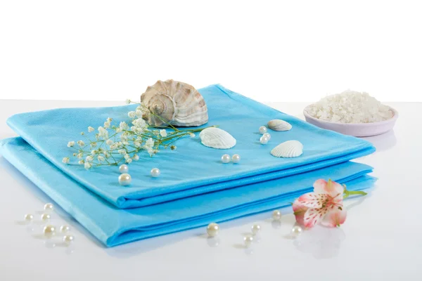 Spa accessories: sheet and sea salt — Stock Photo, Image