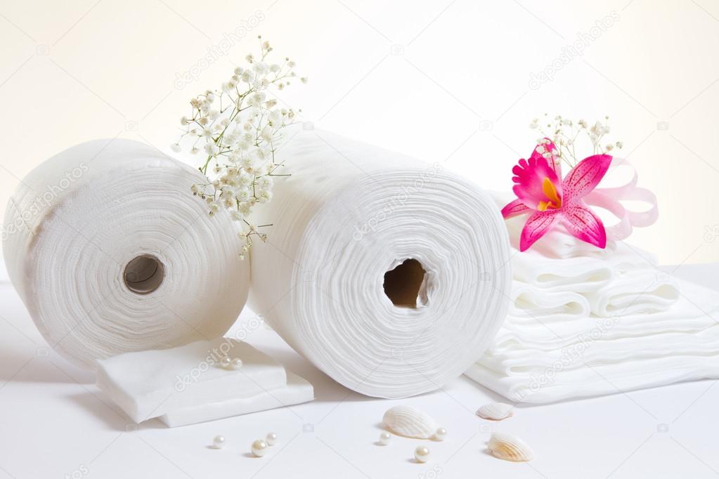 Spa accessories: white sheets and towels