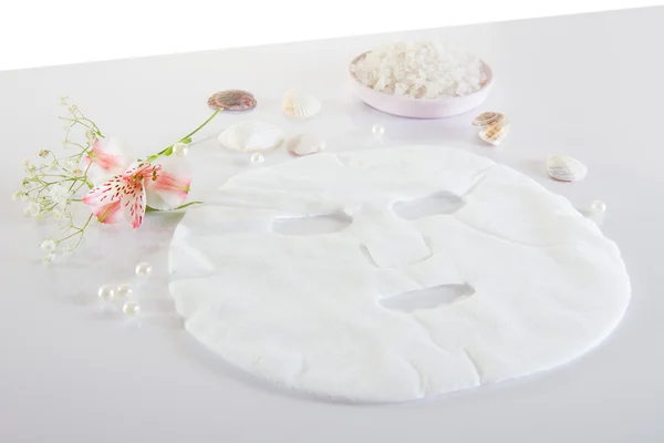 Spa accessories - disposable mask and salt — Stock Photo, Image