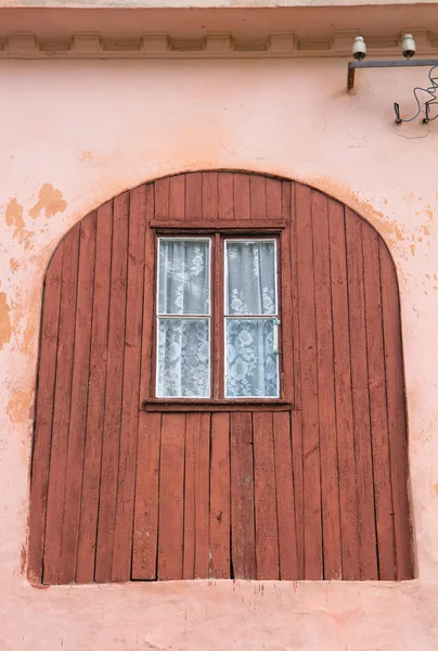 Fasáda budovy staré okno — Stock fotografie