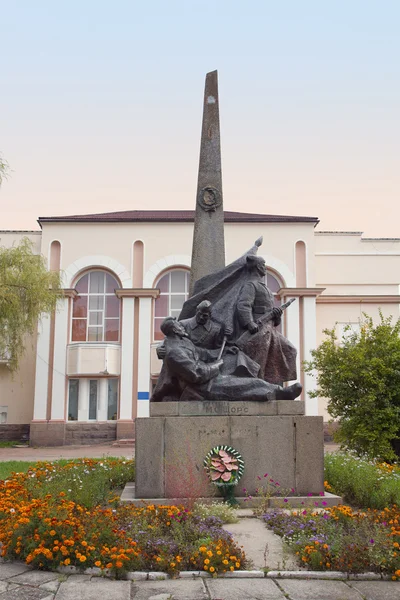 尼古拉 · shors 纪念碑在科罗斯坚，乌克兰 — 图库照片