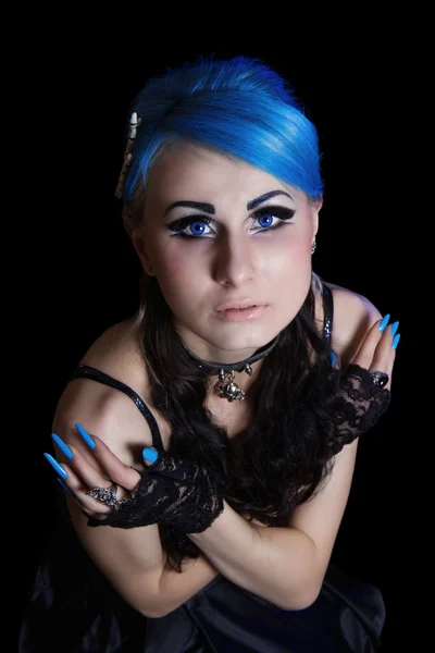 Gotische Frau mit blauen Haaren — Stockfoto