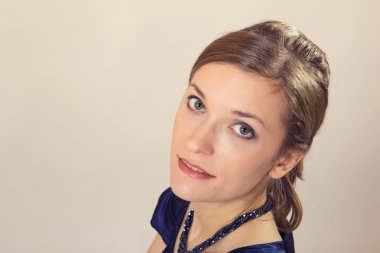 Genç güzel kadın.