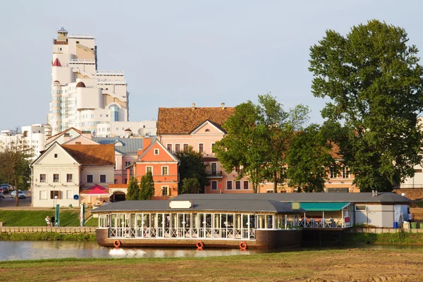 Minsk downtown across Svisloch river, Belarus — Stock Photo, Image