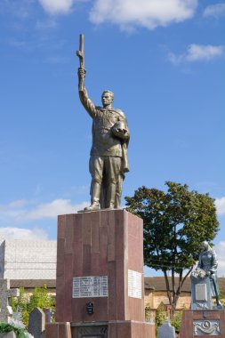 grodno, belarus mezarlıkta Sovyet anıt