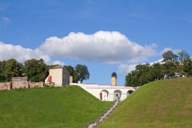 merdiven ve mavi gökyüzü. Grodno, belarus