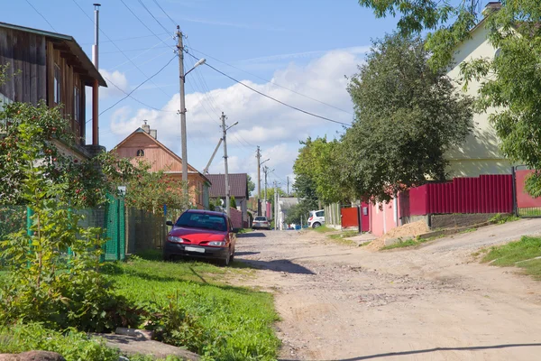 Улица в деревне в Гродно, Беларусь — стоковое фото