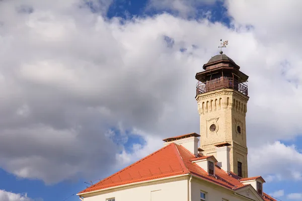 Stará věž. požární stanice budova. — Stock fotografie