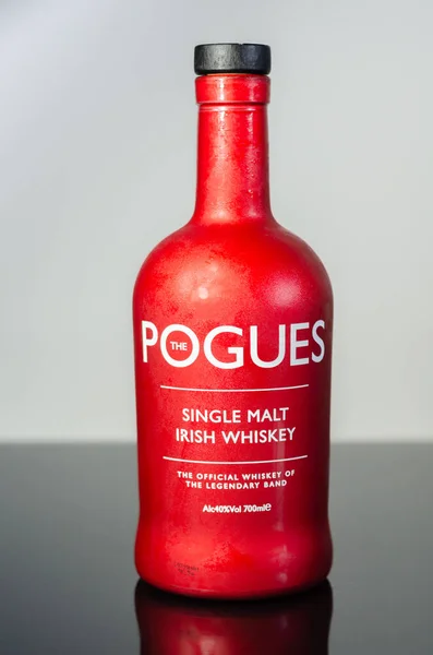 Londres Reino Unido Octubre 2021 Botella Roja Pogues Malta Simple — Foto de Stock