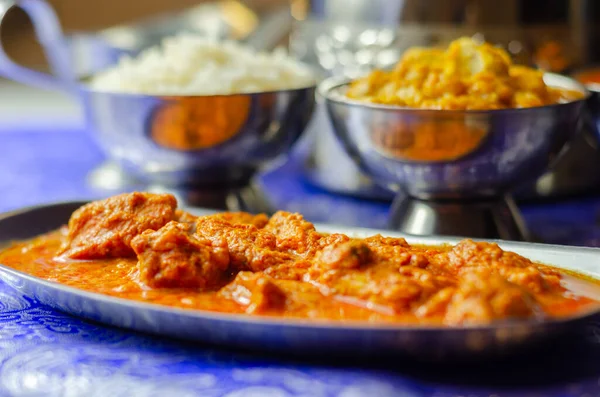 Παραδοσιακό Ινδικό Φαγητό Νόστιμο Κοτόπουλο Tikka Masala Ρύζι Basmati Νόστιμο — Φωτογραφία Αρχείου