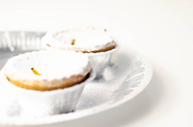 Yumurtalı tart, yumurtalı pasta, kremalı pasta, geleneksel tatlılar.