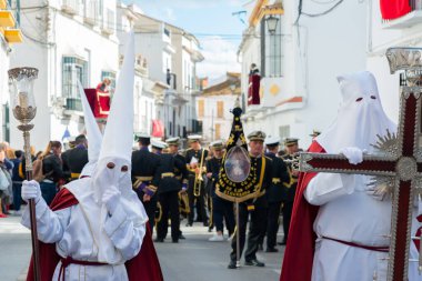 Velez Malaga, İspanya - 25 Mart 2018 insanlar kutsal bir haftada bir İspanyol şehir, Paskalya bağlı alayı katılan