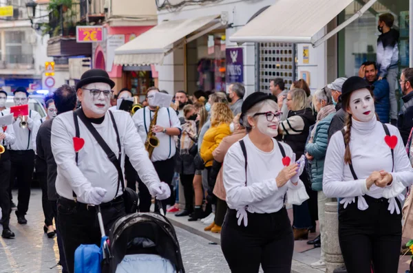 Nerja Spain 2022年2月26日由马拉加地区一个著名城镇的居民组织的丰富多彩的狂欢节游行 — 图库照片