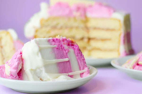 Moist Madeira Sponge Layered Plum Raspberry Jam Coated Topped White — Stock Photo, Image