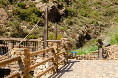 SOPORTUJAR, SPAIN - 16 Mayıs 2022 Soportujar ve komşu köylerin sözlü geleneğine uygun olarak, bu mağara iddia edilen cadılık uygulamalarına tanık oldu.