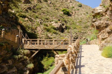 SOPORTUJAR, SPAIN - 16 Mayıs 2022 Soportujar ve komşu köylerin sözlü geleneğine uygun olarak, bu mağara iddia edilen cadılık uygulamalarına tanık oldu.