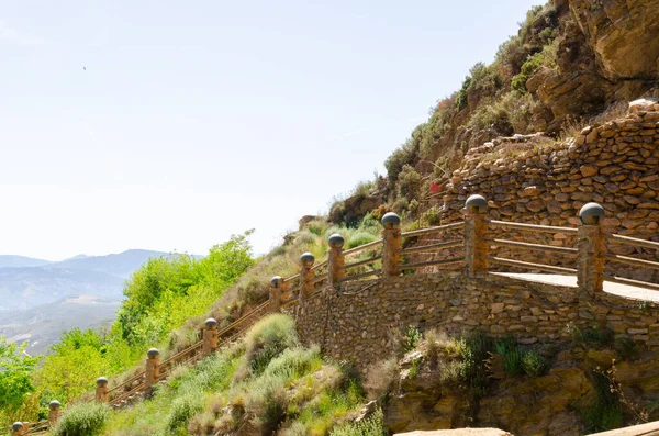 SOPORTUJAR, SPAIN - 16 Mayıs 2022 Soportujar ve komşu köylerin sözlü geleneğine uygun olarak, bu mağara iddia edilen cadılık uygulamalarına tanık oldu.