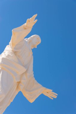 VERA, SPAIN - 25 HAZİRAN 2019 Beyaz heykel projesi belediye başkanı D. Francisco Fernandez Ruiz liderliğinde 17 Temmuz 1949 'da belediye meclisi tarafından yürütüldü.