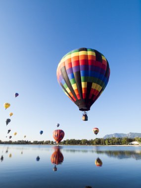 Balon gösterisi