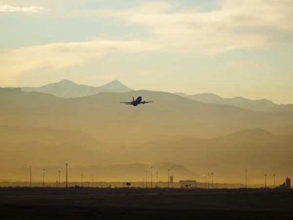 Airplane take off — Stock Photo, Image