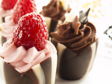 Muhtelif petite parti hamur işleri