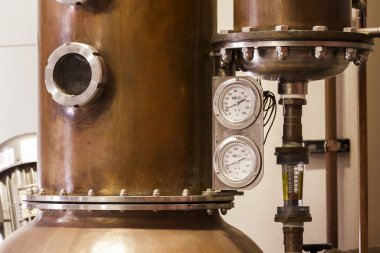 Bakır distiller
