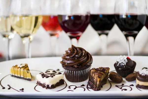 Vino y Chocolates — Foto de Stock