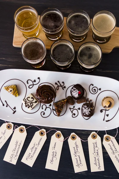 Beer and chocolate — Stock Photo, Image